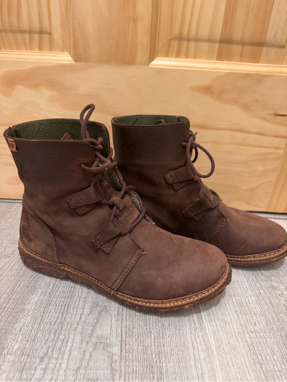 El Naturalista Women's Brown Lace-Up Leather Boots